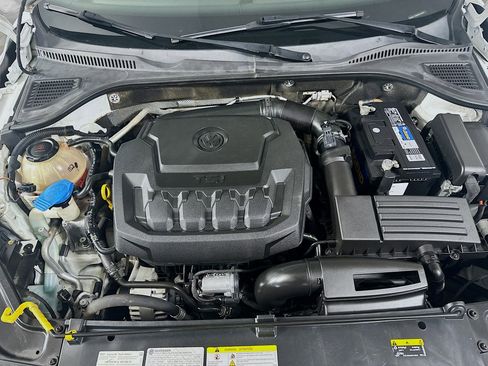 Used 2021 Volkswagen Passat 2.0T SE image 32