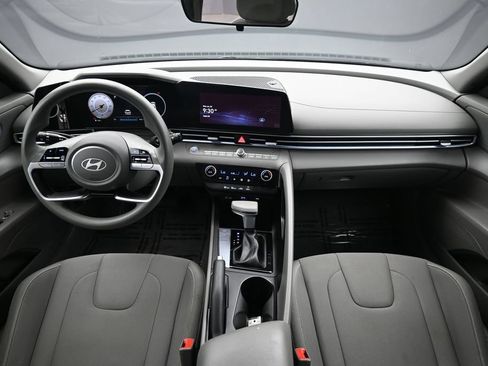 Certified 2024 Hyundai Elantra SEL FWD image 12