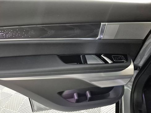 New 2026 Cadillac Vistiq Platinum w/ LPO, Floor Liner Package image 12