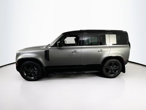 Used 2025 Land Rover Defender 110 X-Dynamic SE image 8