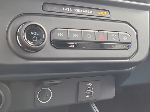 New 2026 Ford Maverick XLT w/ XLT Luxury Package FWD image 25
