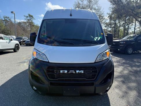 Used 2024 RAM ProMaster 2500 w/ Convenience Group image 2