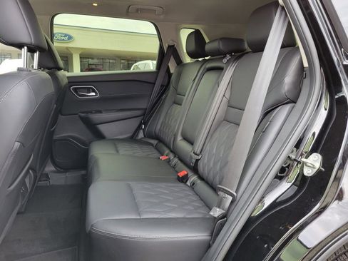 Used 2025 Nissan Rogue Platinum image 16