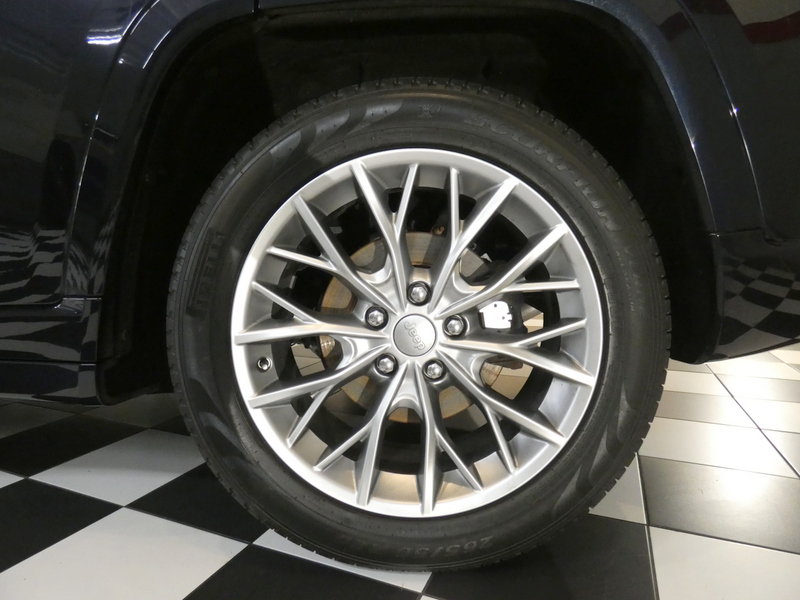 Used 2024 Jeep Grand Cherokee Summit w/ Luxury Tech Group V AWD/4WD image 8
