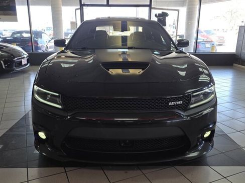 Used 2017 Dodge Charger R/T image 3