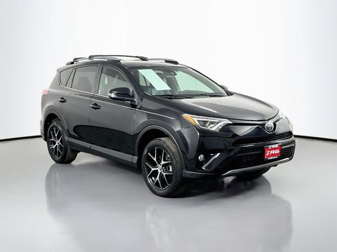 Used 2017 Toyota RAV4 SE AWD/4WD image 7