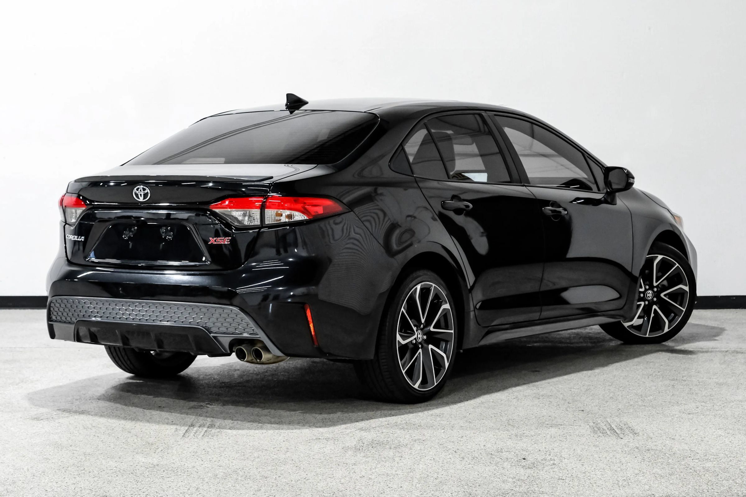 Used 2020 Toyota Corolla XSE FWD image 6