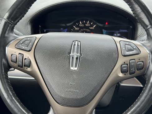 Used 2013 Lincoln MKX AWD image 21
