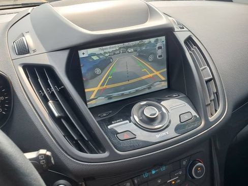 Used 2019 Ford Escape Titanium AWD/4WD image 32