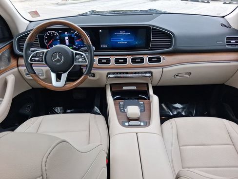 Used 2022 Mercedes-Benz GLS 450 4MATIC image 10