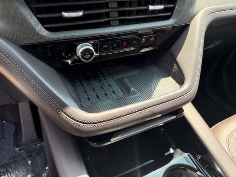 Certified 2025 Ford Explorer Platinum w/ LUX Leather Package AWD/4WD image 25