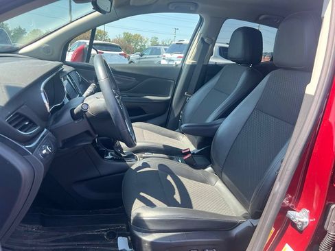 Used 2022 Buick Encore Preferred w/ Safety Package II AWD/4WD image 8