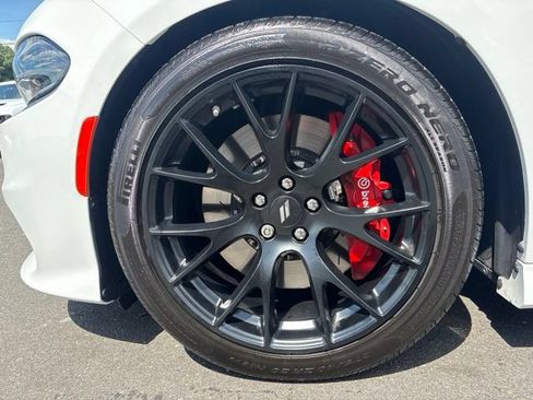Used 2019 Dodge Charger Scat Pack w/ Dynamics Package RWD image 29
