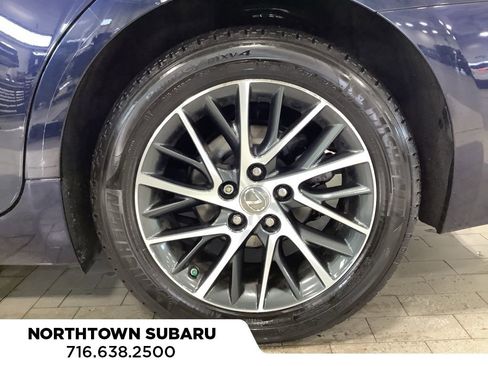 Used 2018 Lexus ES 350 w/ Luxury Package w/Wood Trim image 25