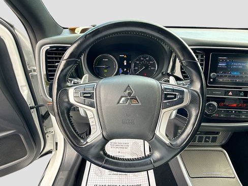 Used 2019 Mitsubishi Outlander SEL image 12