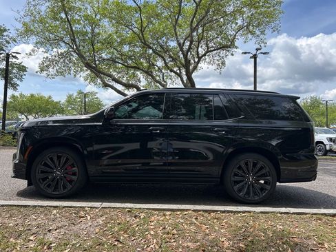 Certified 2025 Cadillac Escalade V w/ LPO, Floor Liner Package image 2