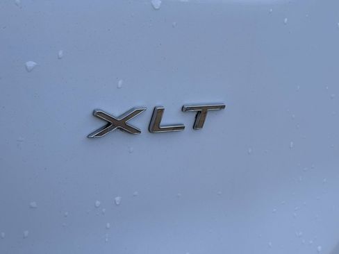 Used 2015 Ford Transit 150 XLT image 7