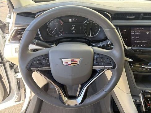 Certified 2023 Cadillac XT6 Premium Luxury FWD image 26