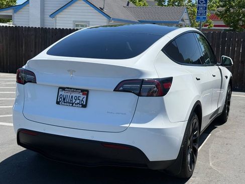 Used 2021 Tesla Model Y Long Range AWD/4WD image 4
