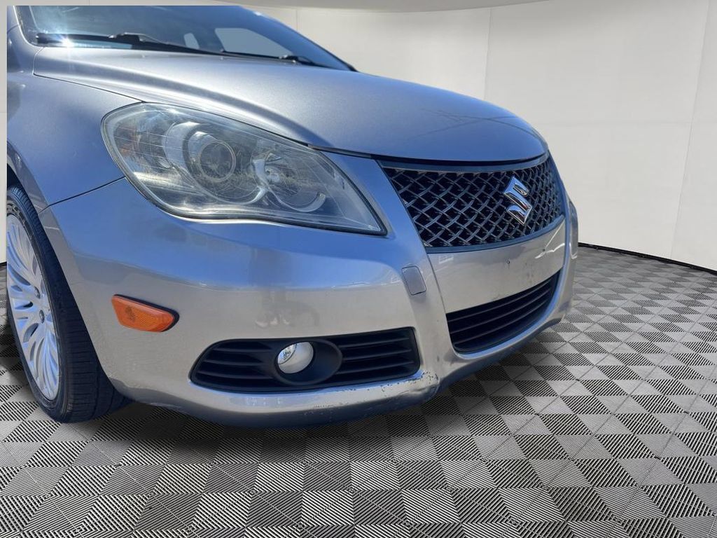 Used 2010 Suzuki Kizashi GTS FWD image 13