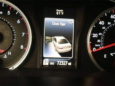 Used 2015 Toyota Camry SE image 19