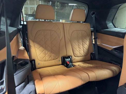Used 2024 BMW X7 xDrive40i w/ M Sport Package image 40