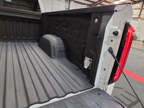 Used 2020 GMC Sierra 1500 SLT AWD/4WD image 32