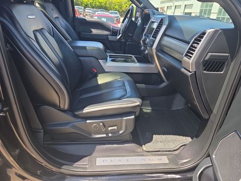 Used 2019 Ford F250 Platinum w/ Platinum Ultimate Package AWD/4WD image 25