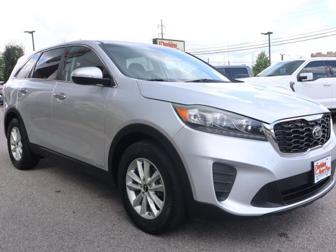 Used 2019 Kia Sorento AWD V6 image 5