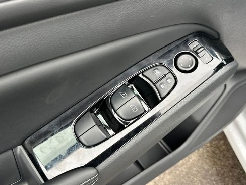 New 2025 Nissan Altima 2.5 SL image 11