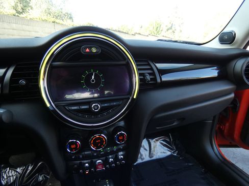 Used 2019 MINI Cooper S w/ Premium Package image 57