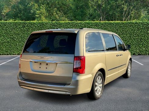 Used 2012 Chrysler Town & Country Touring-L w/ Entertainment Group #2 image 3