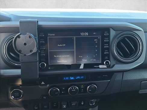 Used 2023 Toyota Tacoma TRD Off-Road w/ Technology Package RWD image 12