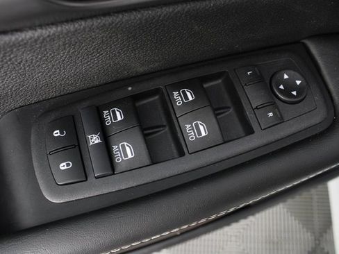 New 2026 Chrysler Pacifica Select image 16