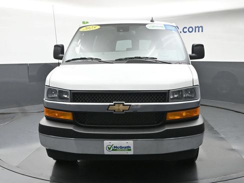 Used 2025 Chevrolet Express 3500 LT w/ LT Preferred Equipment Group RWD image 6