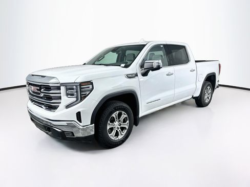 Used 2025 GMC Sierra 1500 SLT RWD image 3