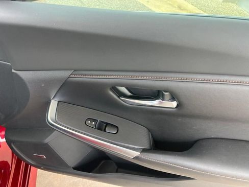 Used 2023 Nissan Sentra SR w/ SR Premium Package FWD image 22