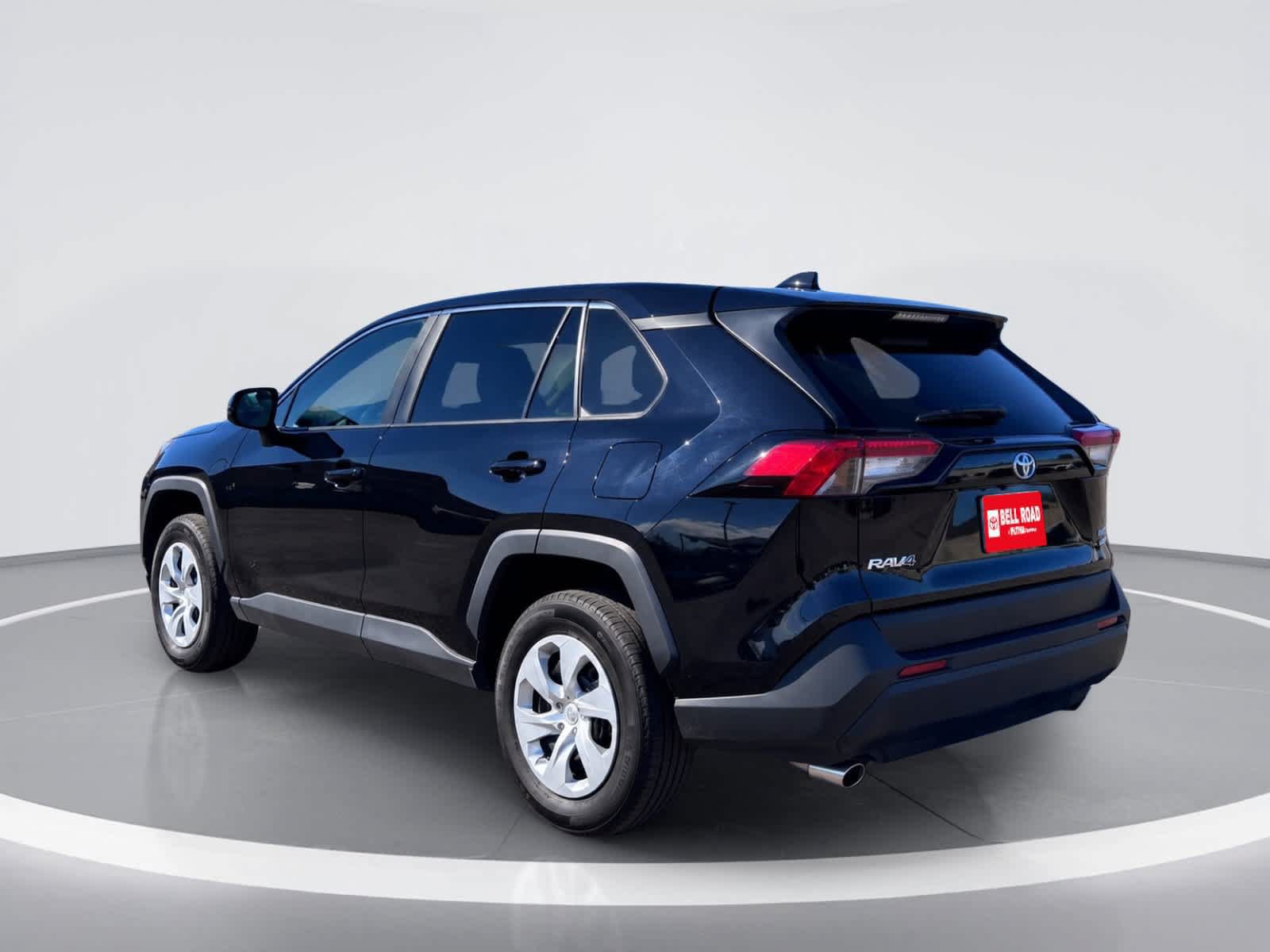 Used 2025 Toyota RAV4 LE AWD/4WD image 6
