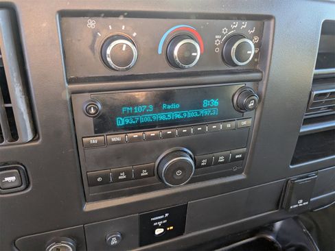 Used 2017 Chevrolet Express 3500 image 15