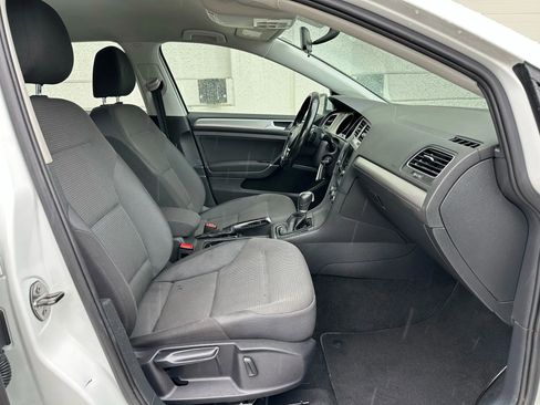 Used 2017 Volkswagen Golf S image 14