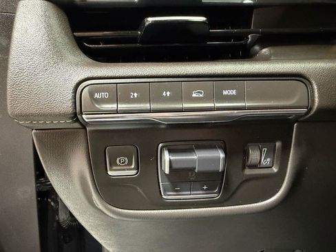 Used 2023 Cadillac Escalade ESV Sport AWD/4WD image 15