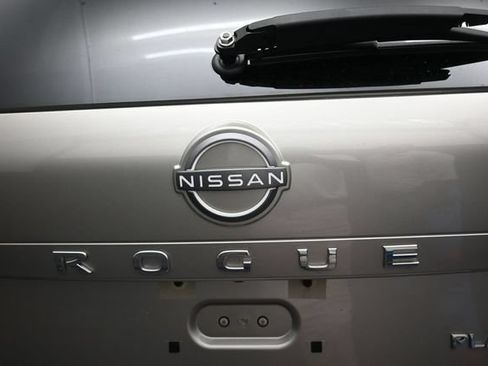 Used 2023 Nissan Rogue Platinum w/ Platinum Premium Package AWD/4WD image 15