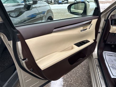 Used 2018 Lexus ES 350 w/ Navigation System Package image 13