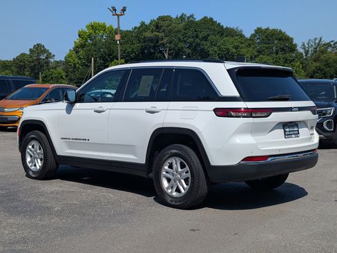 Used 2023 Jeep Grand Cherokee Laredo w/ Trailer Tow Prep Group (B) RWD image 7