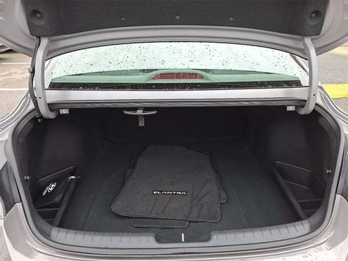 Used 2023 Hyundai Elantra SEL w/ Preferred Accessory Package image 29