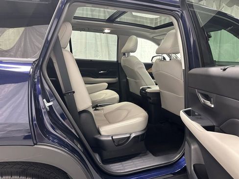 Used 2025 Toyota Grand Highlander AWD image 53