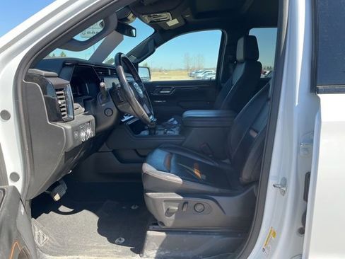 Used 2024 GMC Sierra 1500 AT4 image 8