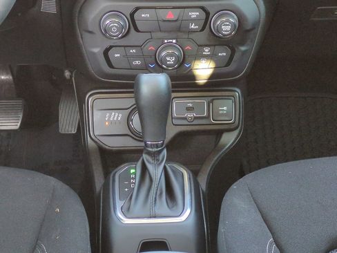 Used 2023 Jeep Renegade Altitude w/ Sun/Sound Group image 17