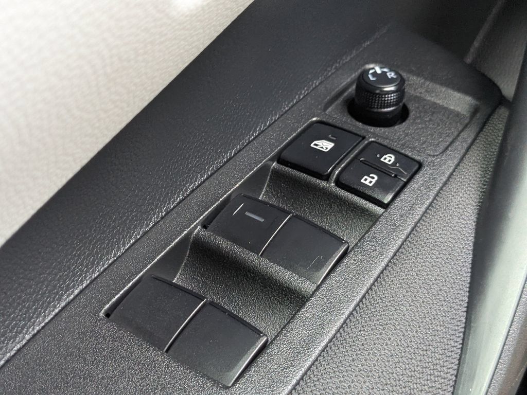 Used 2026 Toyota Corolla SE FWD image 22