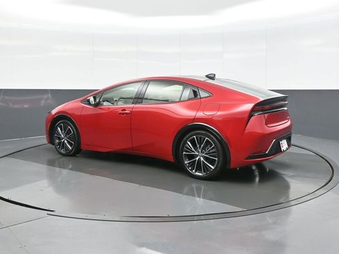 Certified 2025 Toyota Prius XLE image 5